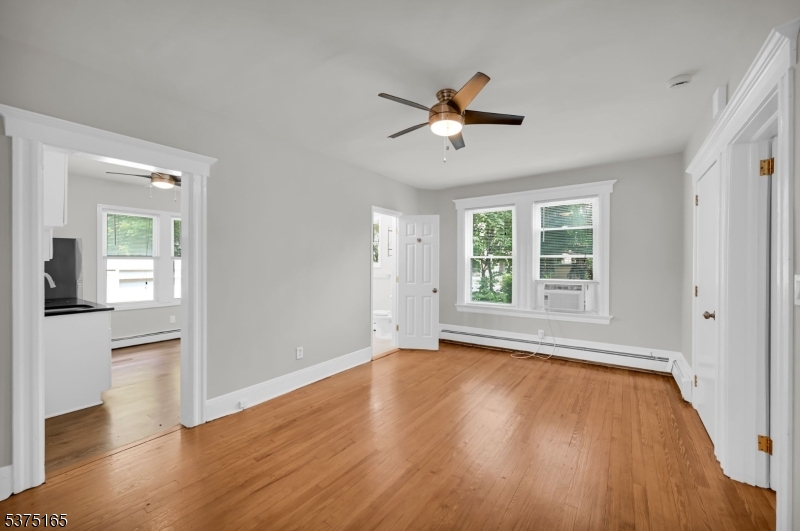 7 Howell St