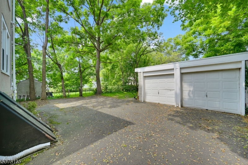 7 Howell St