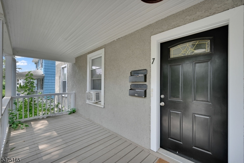 7 Howell St