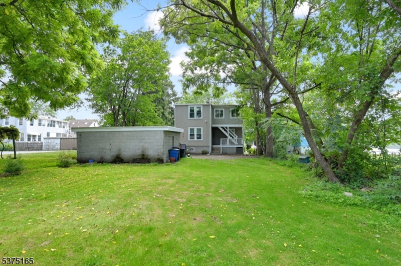 7 Howell St