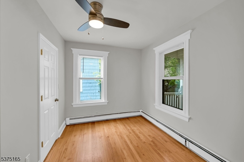 7 Howell St