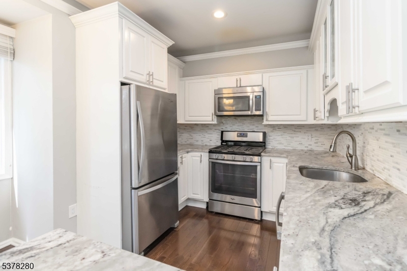 48B Ridgedale Ave