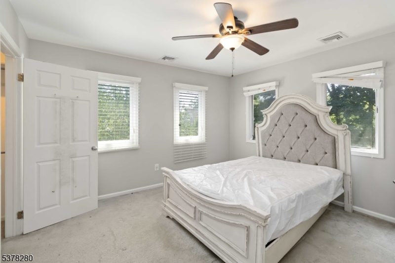 48B Ridgedale Ave