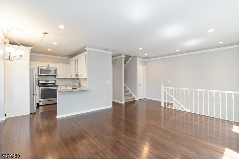 48B Ridgedale Ave