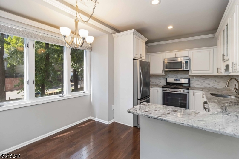 48B Ridgedale Ave