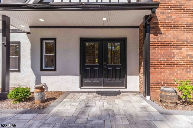 9 Jones Dr