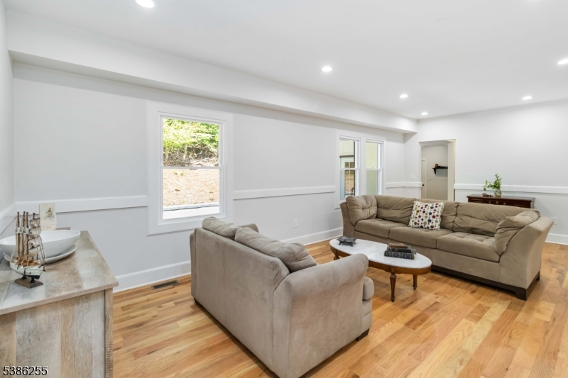 9 Jones Dr