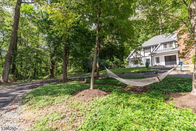 9 Jones Dr