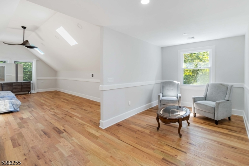 9 Jones Dr