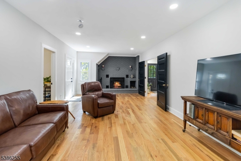 9 Jones Dr