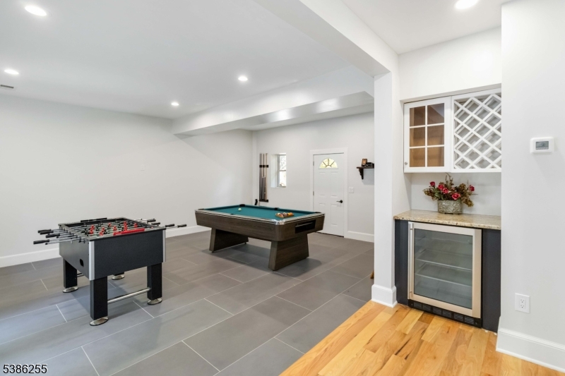 9 Jones Dr