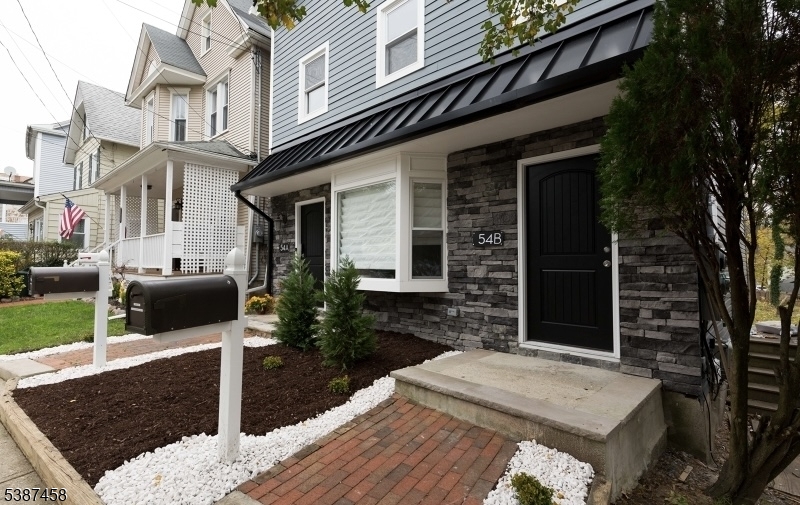 54 Madison St