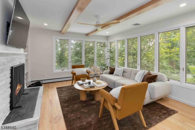 23 Colonial Dr