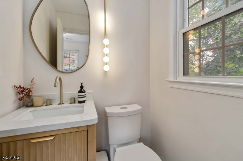 23 Colonial Dr