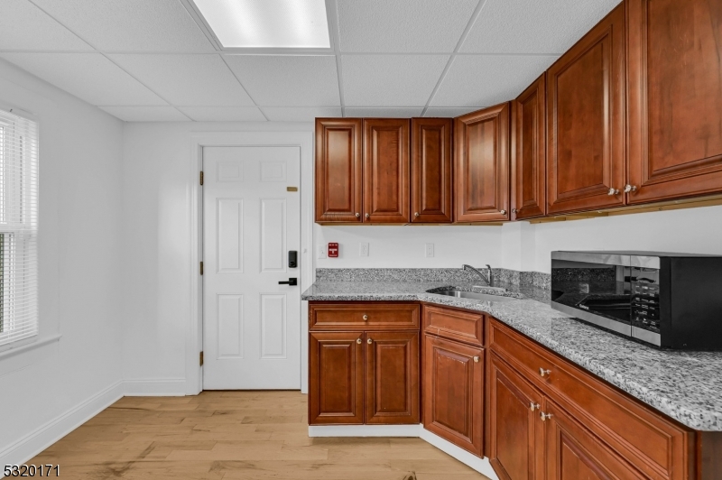 38 Morris St