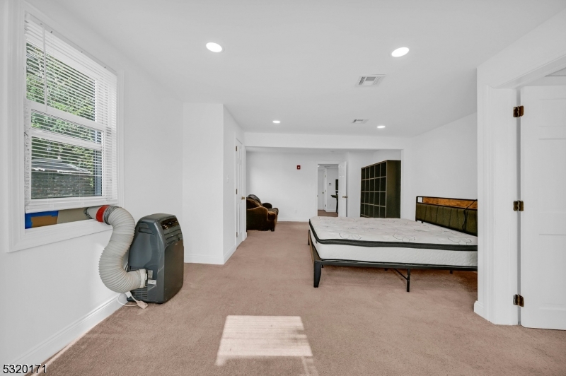 38 Morris St