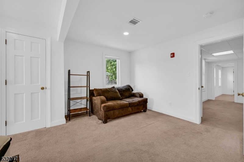 38 Morris St