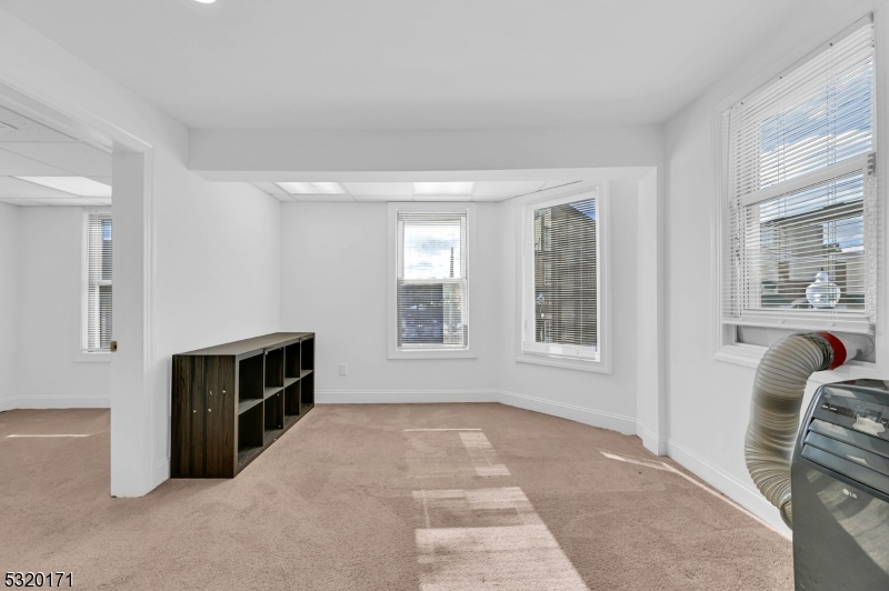 38 Morris St