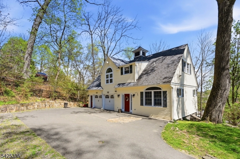 1 Conklin Ave