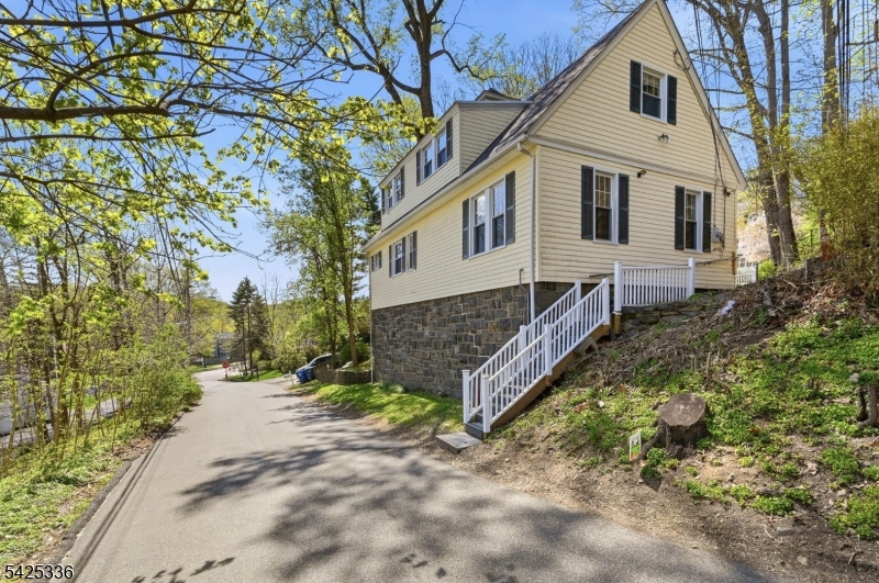 1 Conklin Ave
