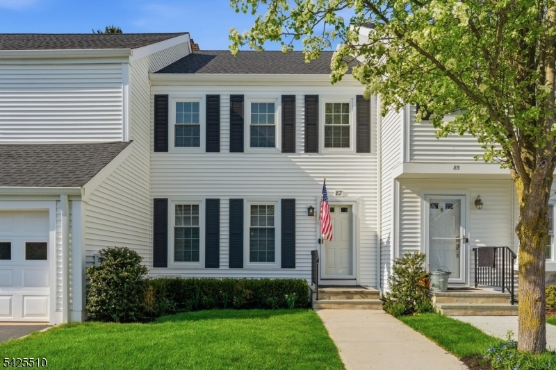 87 Hampshire Dr