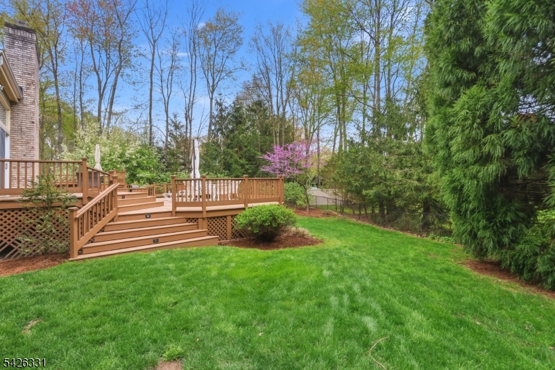 2 Exeter Ln