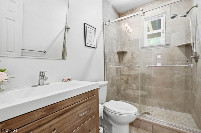 29 Western Ave 1