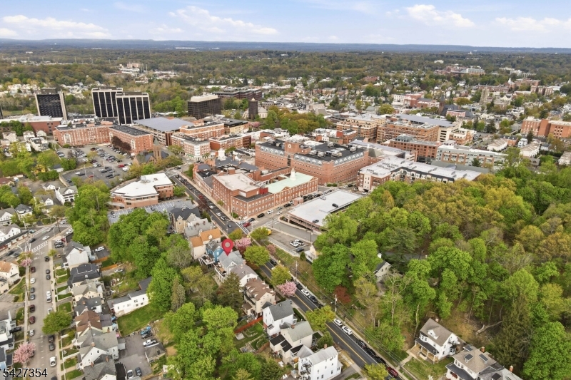 29 Western Ave 1