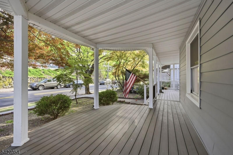 29 Western Ave 1
