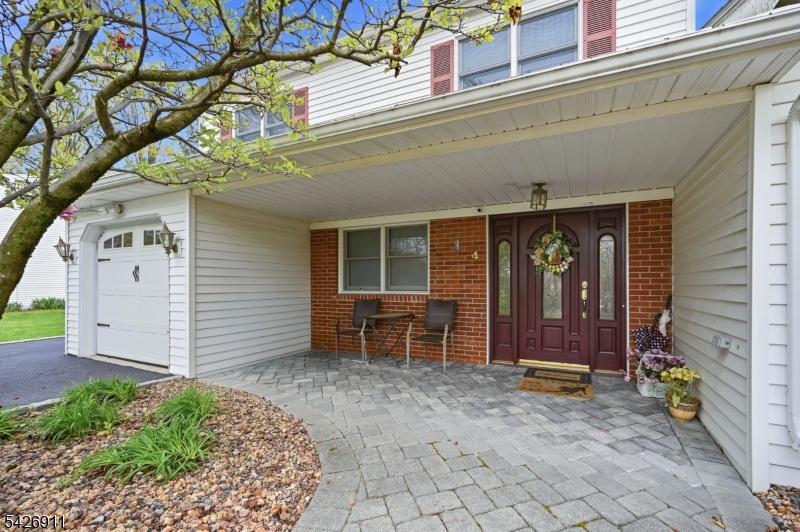 4 Winfield Dr
