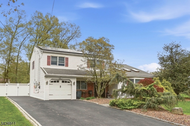 4 Winfield Dr