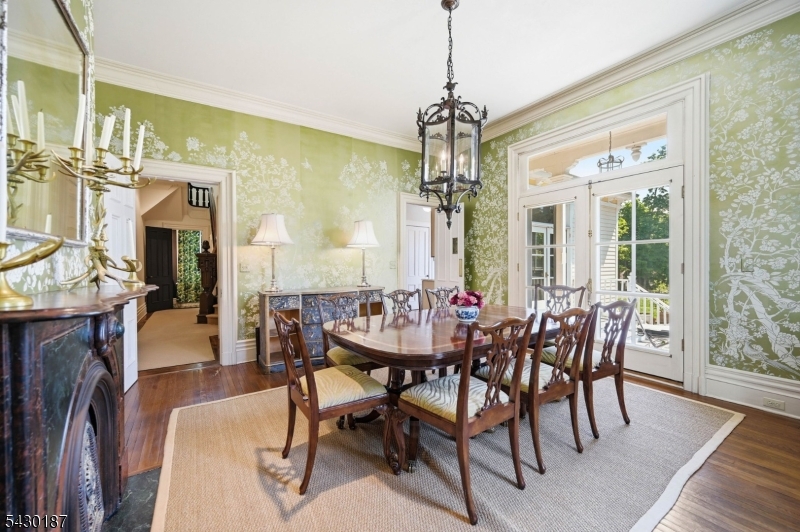 21 Franklin Pl
