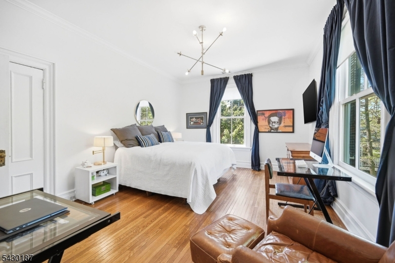 21 Franklin Pl