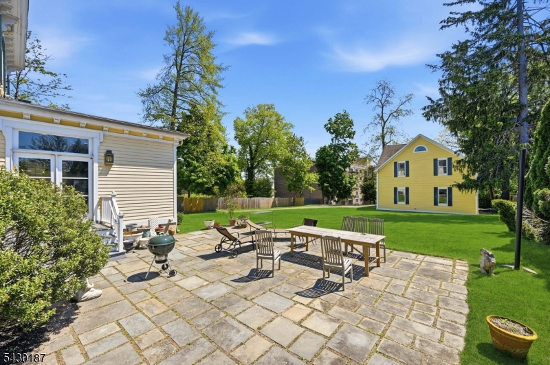 21 Franklin Pl