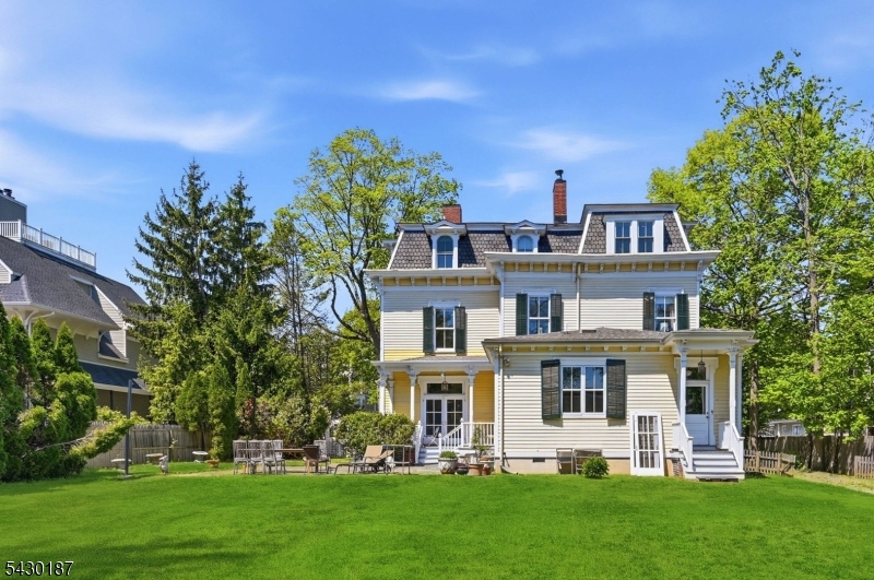 21 Franklin Pl