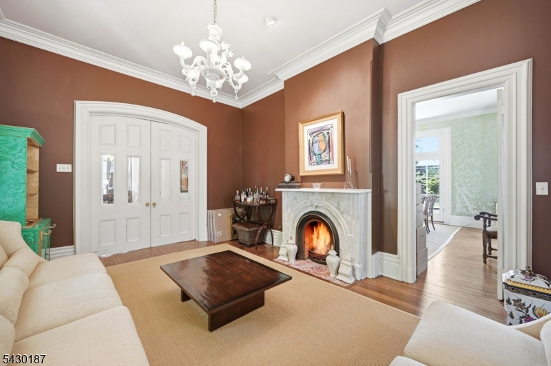 21 Franklin Pl