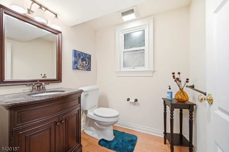 21 Franklin Pl