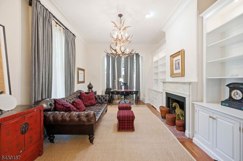 21 Franklin Pl