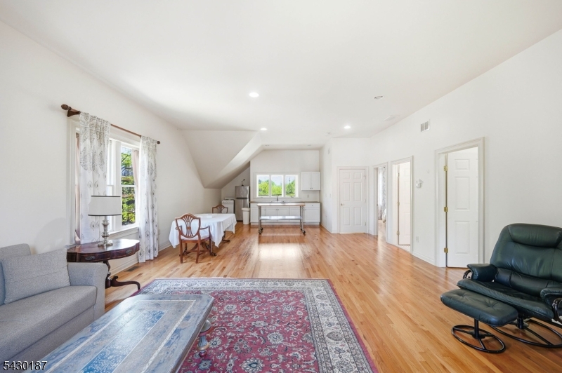 21 Franklin Pl
