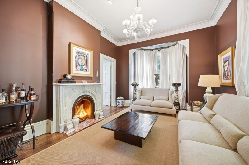 21 Franklin Pl