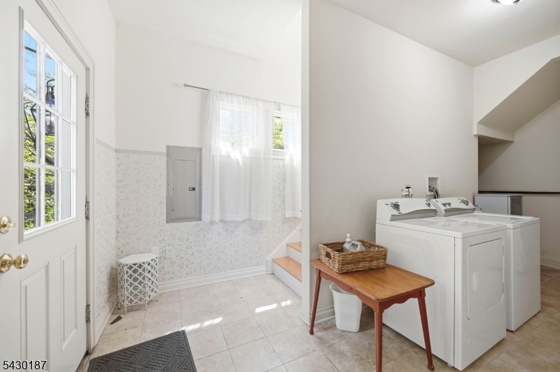 21 Franklin Pl