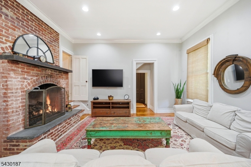 21 Franklin Pl