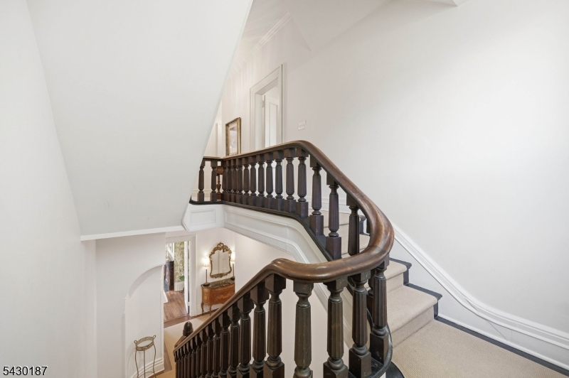 21 Franklin Pl