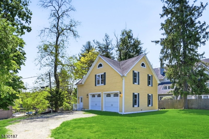 21 Franklin Pl