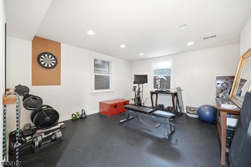 21 Franklin Pl
