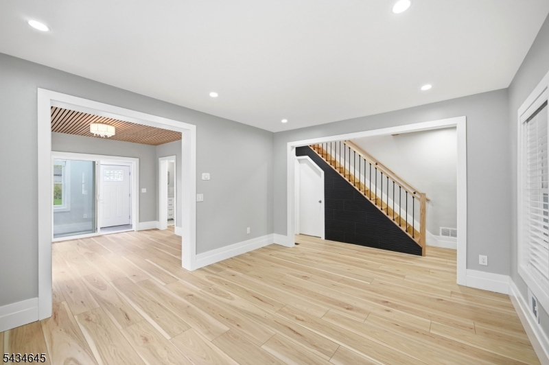 9 Morton St