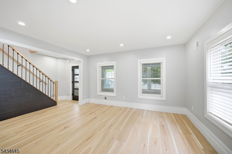 9 Morton St