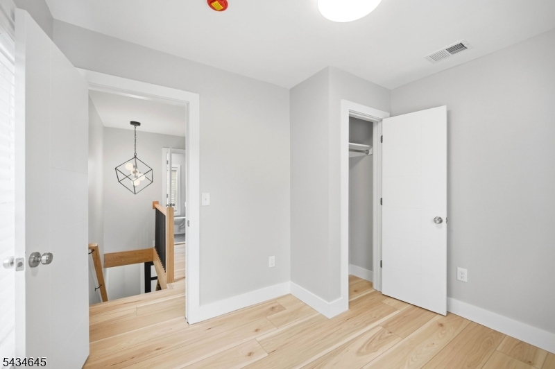 9 Morton St