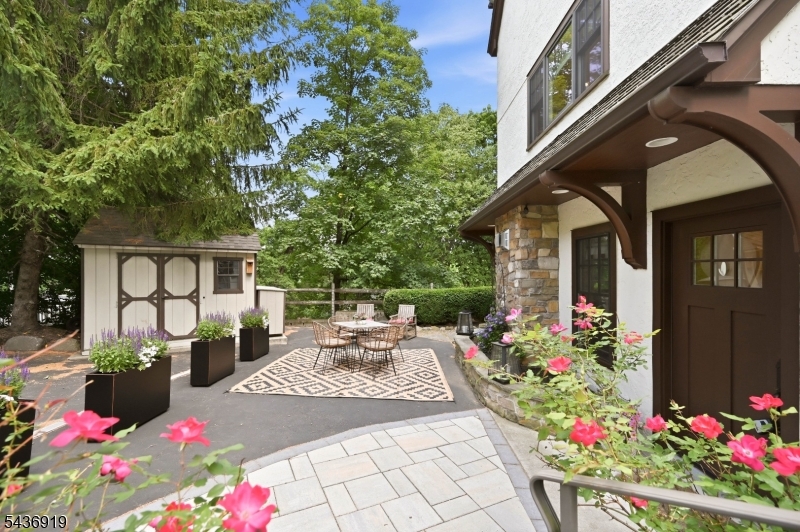 35 Sherman Pl