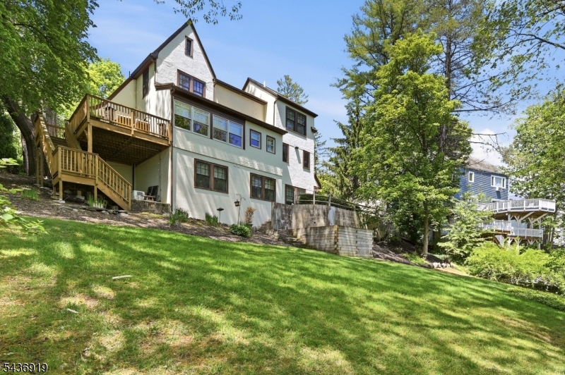35 Sherman Pl